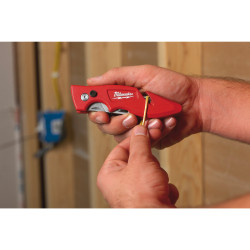 Milwaukee | Fastback knife with metal handle | Great Price | Online Store - Norwit.pl